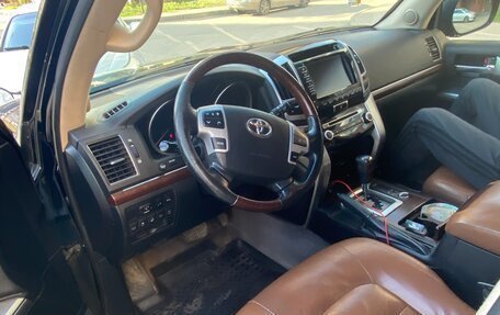 Toyota Land Cruiser 200, 2014 год, 2 750 000 рублей, 3 фотография