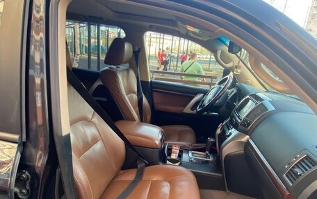 Toyota Land Cruiser 200, 2014 год, 2 750 000 рублей, 4 фотография