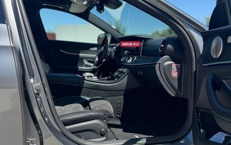 Mercedes-Benz E-Класс, 2017 год, 3 500 000 рублей, 15 фотография
