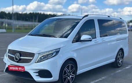 Mercedes-Benz V-Класс, 2018 год, 5 200 000 рублей, 3 фотография