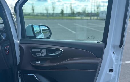 Mercedes-Benz V-Класс, 2018 год, 5 200 000 рублей, 16 фотография