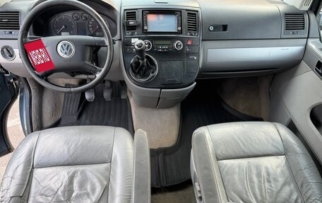 Volkswagen Multivan T5, 2004 год, 1 350 000 рублей, 12 фотография