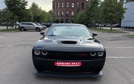 Dodge Challenger III рестайлинг 2, 2014 год, 5 700 000 рублей, 3 фотография