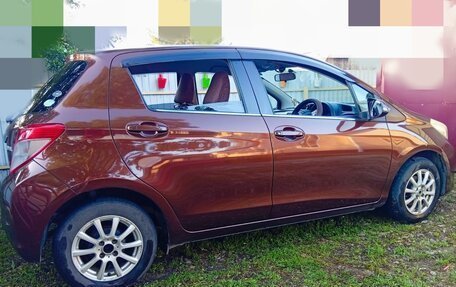 Toyota Vitz, 2012 год, 700 000 рублей, 3 фотография