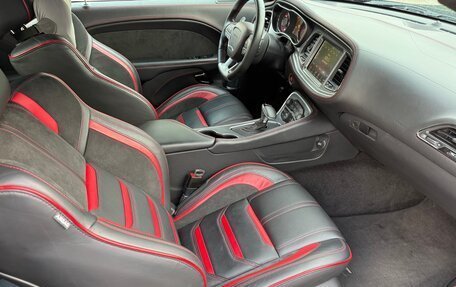 Dodge Challenger III рестайлинг 2, 2014 год, 5 700 000 рублей, 22 фотография