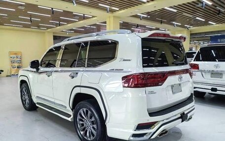 Toyota Land Cruiser, 2022 год, 7 850 000 рублей, 5 фотография
