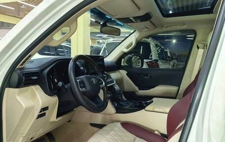 Toyota Land Cruiser, 2022 год, 7 850 000 рублей, 6 фотография