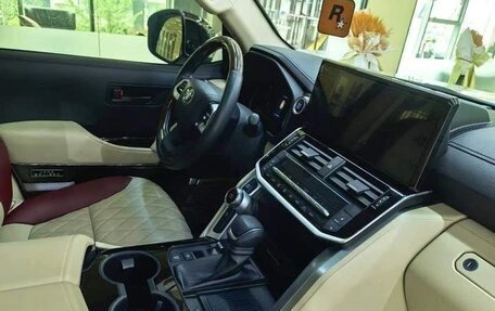 Toyota Land Cruiser, 2022 год, 7 850 000 рублей, 7 фотография