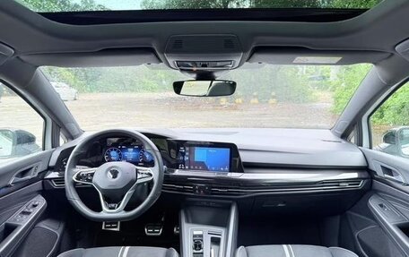 Volkswagen Golf VIII, 2022 год, 1 990 000 рублей, 10 фотография