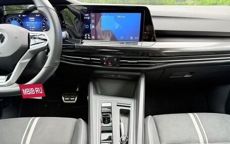 Volkswagen Golf VIII, 2022 год, 1 990 000 рублей, 9 фотография