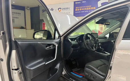 Toyota RAV4, 2022 год, 2 040 027 рублей, 7 фотография