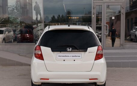 Honda Fit III, 2010 год, 805 000 рублей, 6 фотография