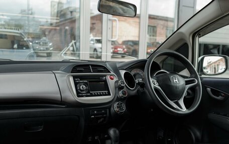 Honda Fit III, 2010 год, 805 000 рублей, 10 фотография