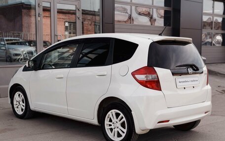 Honda Fit III, 2010 год, 805 000 рублей, 7 фотография