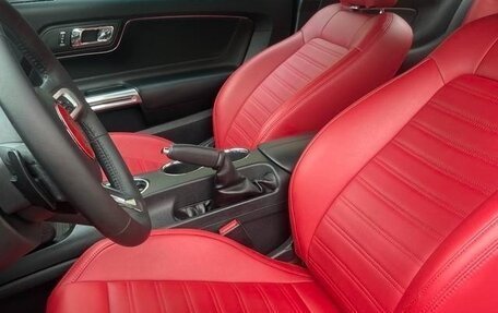 Ford Mustang VI рестайлинг, 2020 год, 2 990 000 рублей, 13 фотография
