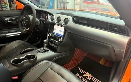 Ford Mustang VI рестайлинг, 2021 год, 3 260 000 рублей, 21 фотография