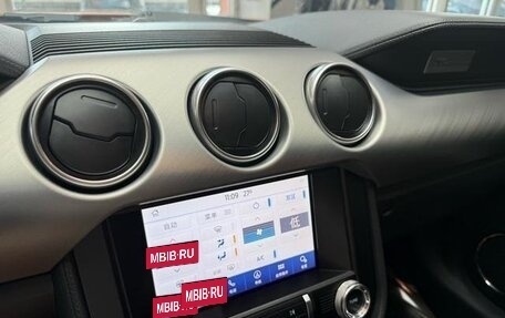 Ford Mustang VI рестайлинг, 2021 год, 3 260 000 рублей, 18 фотография