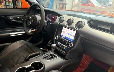 Ford Mustang VI рестайлинг, 2021 год, 3 260 000 рублей, 23 фотография