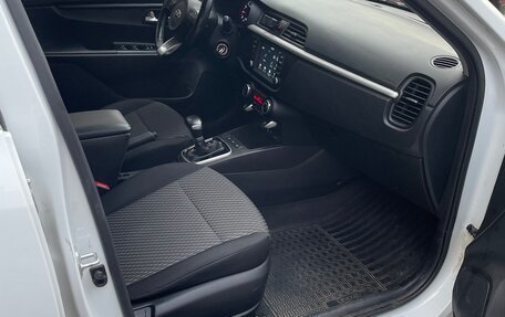 KIA Rio IV, 2018 год, 1 325 000 рублей, 9 фотография