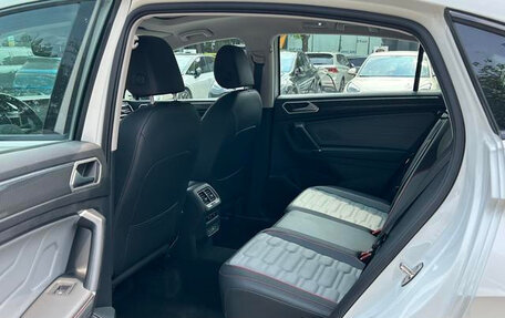 Volkswagen Tiguan II, 2022 год, 2 860 001 рублей, 8 фотография