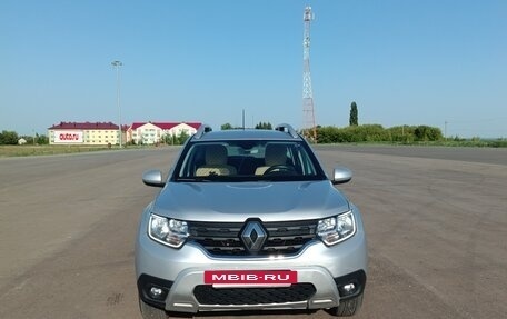 Renault Duster, 2021 год, 2 400 000 рублей, 2 фотография