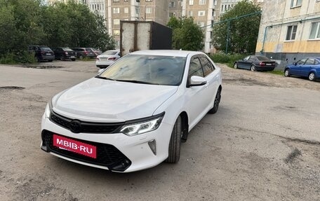Toyota Camry, 2017 год, 1 950 000 рублей, 7 фотография