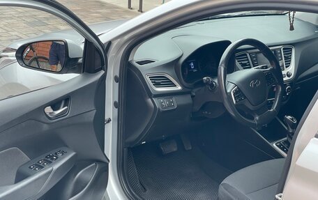 Hyundai Solaris II рестайлинг, 2019 год, 1 350 000 рублей, 10 фотография