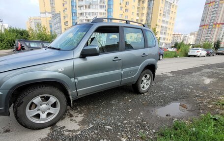Chevrolet Niva I рестайлинг, 2012 год, 630 000 рублей, 4 фотография