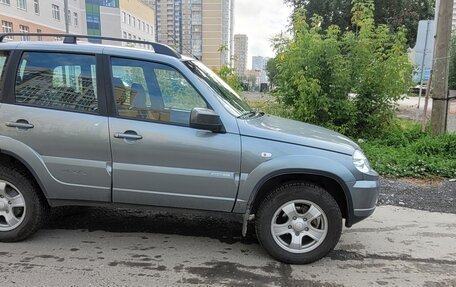 Chevrolet Niva I рестайлинг, 2012 год, 630 000 рублей, 5 фотография