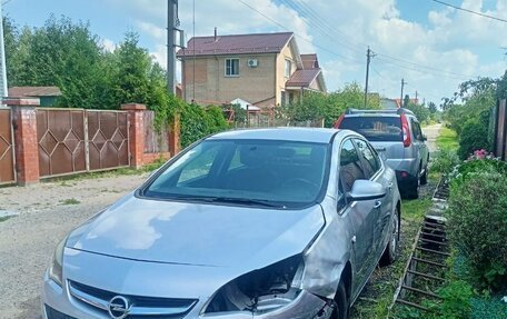 Opel Astra J, 2012 год, 550 000 рублей, 1 фотография