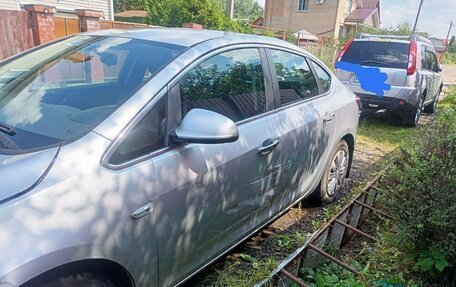 Opel Astra J, 2012 год, 550 000 рублей, 3 фотография