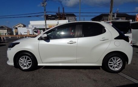Toyota Yaris, 2021 год, 950 000 рублей, 8 фотография