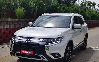 Mitsubishi Outlander III рестайлинг 3, 2022 год, 2 380 000 рублей, 1 фотография