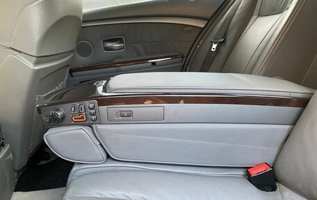BMW 7 серия, 2003 год, 1 079 000 рублей, 12 фотография