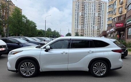 Toyota Highlander, 2022 год, 4 200 000 рублей, 1 фотография