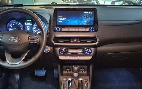 Hyundai Kona I, 2022 год, 1 810 000 рублей, 5 фотография