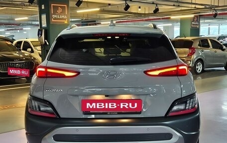 Hyundai Kona I, 2022 год, 1 810 000 рублей, 4 фотография