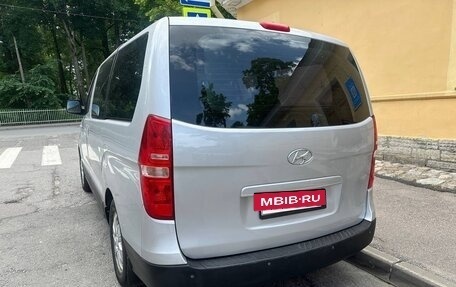 Hyundai H-1 II рестайлинг, 2008 год, 1 100 000 рублей, 4 фотография