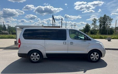 Hyundai H-1 II рестайлинг, 2008 год, 1 100 000 рублей, 32 фотография