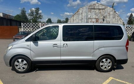 Hyundai H-1 II рестайлинг, 2008 год, 1 100 000 рублей, 33 фотография