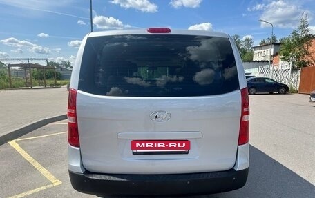 Hyundai H-1 II рестайлинг, 2008 год, 1 100 000 рублей, 34 фотография