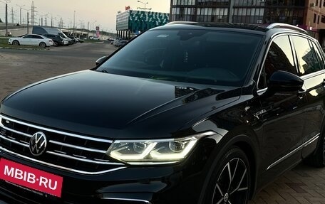 Volkswagen Tiguan II, 2021 год, 3 350 000 рублей, 2 фотография