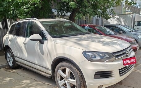 Volkswagen Touareg III, 2011 год, 1 750 000 рублей, 3 фотография