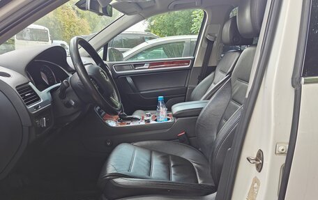 Volkswagen Touareg III, 2011 год, 1 750 000 рублей, 18 фотография