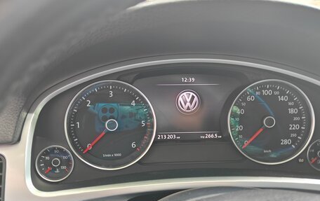Volkswagen Touareg III, 2011 год, 1 750 000 рублей, 20 фотография