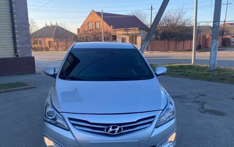 Hyundai Solaris II рестайлинг, 2014 год, 1 050 000 рублей, 2 фотография