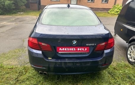 BMW 5 серия, 2015 год, 1 600 000 рублей, 3 фотография