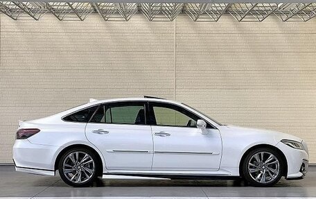 Toyota Crown, 2022 год, 2 530 000 рублей, 6 фотография