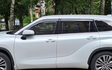 Toyota Highlander, 2022 год, 4 200 000 рублей, 4 фотография