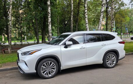 Toyota Highlander, 2022 год, 4 200 000 рублей, 8 фотография